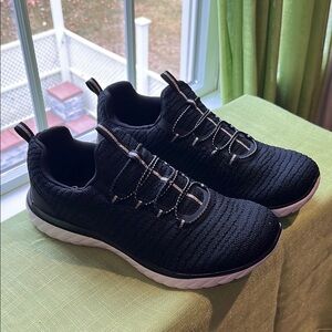 Stylish Black Knit Men's Sneakers